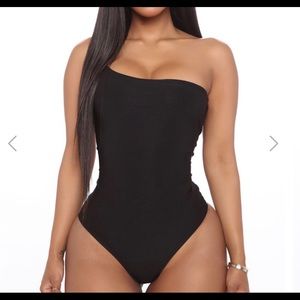 One Shoulder Bodysuit-Black